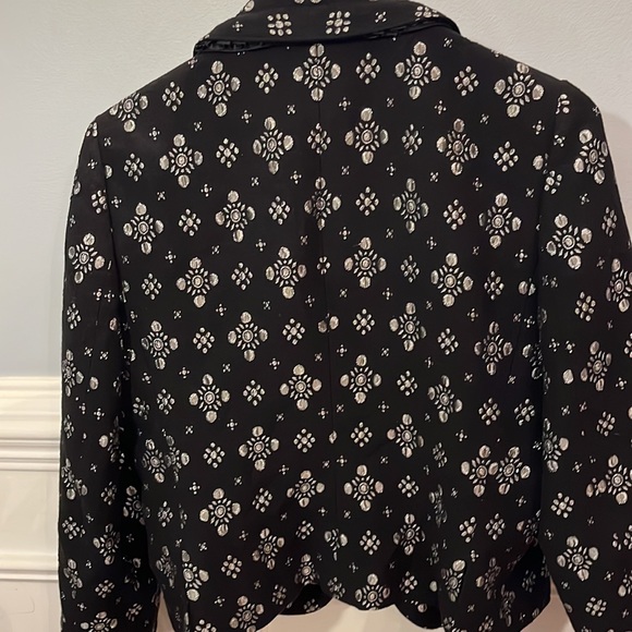 Armani Collezioni blazer size 8 cropped - Picture 8 of 11